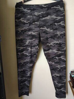 Women's 'Maurices' High Rise Camo Leggings Size XL